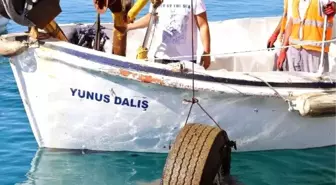 Kaleiçi Yat Limanı'nda Deniz Dibi Temizliği