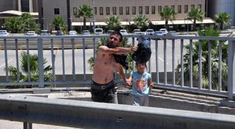 Sesini Duyurmak İçin Kızını Ateşe Vermek İstedi