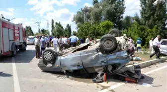 Tokat'ta 3 Araç Birbirine Girdiği Kazada 4 Kişi Yaralandı