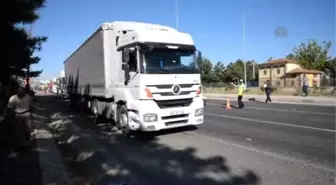 Yolcu Otobüsü Kamyona Arkadan Çarptı: 36 Yaralı