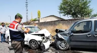 Elazığ'da Trafik Kazası: Altı Yaralı