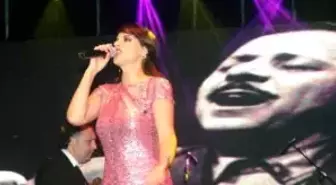 Zara, Muz Festivalinde Hayranlarını Coşturdu