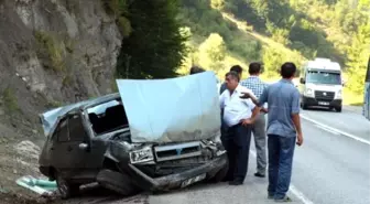 Takla Atan Otomobilin Sürücüsü Yaralandı