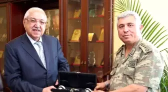 Albay Arslan'dan, Naksan'a Veda Ziyareti