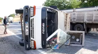 Besni'de Kamyonet Devrildi: 1 Ölü, 4 Yaralı