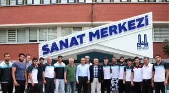 Büyükşehir'in Güreşçileri Şampiyonluk İçin Sivas'a Gitti