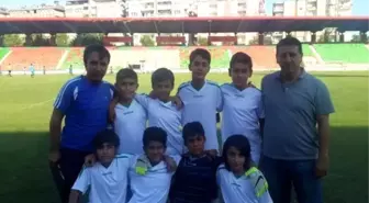 Diyarbakır Dsispor'un Minik Futbol Takımı Şampiyonluğa Koşuyor