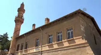 İki Camideki 'Sakal-ı Şerif'İn Çalındığı İddiası