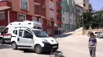 Bisikletini Durduramayınca Otomobile Çarptı