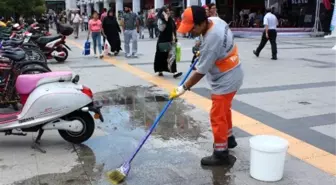 İzmit Belediyesi'nden Yağ Çözücülü Temizlik