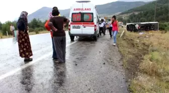 Burdur'da Midibüs Devrildi: 2 Ölü, 11 Yaralı (2)