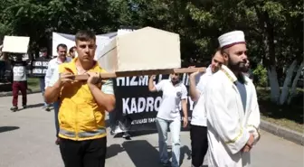 Atanamayan Sağlık Çalışanlarından Kadro Eylemi