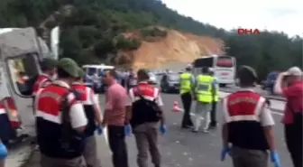 Balıkesir Havran'da Suriyeli'lerin Minibüsü Devrildi: 9 Ölü, 31 Yaralı