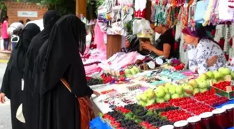 6 Asırlık Çınara Arap Turist Akını