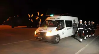 Şehidin Cenazesi Sivas'a Getirildi