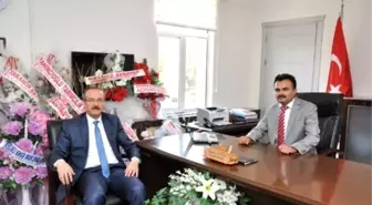 Vali Seddar Yavuz Eşme Kaymakamına Hayırlı Olsun Ziyaretinde Bulundu