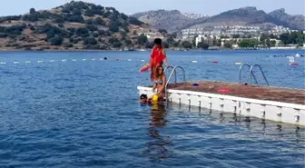 Leyla Bilginel ve Oğlu Kayra Bodrum'da Görüntülendi