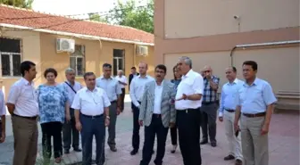 Şehzadeler'den Meslek Lisesine Çevre Düzenlemesi