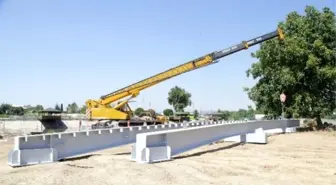 Boğaz Köprüsü'nün Montajı Yapılıyor