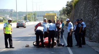 Güvenlik Şeridinde İki Kardeşi Ayıran Kaza Güvenlik Kamerasına Yansıdı