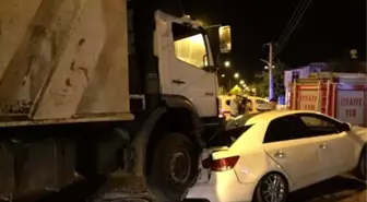 Freni Boşalan Kamyonun Çarptığı Otomobilin Sürücüsü Yaralandı