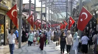 Tarihi Bursa Kapalıçarşı Türk Bayraklarıyla Süslendi