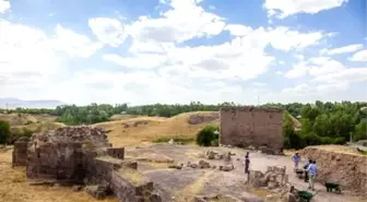 Ahlat'ta Ulu Cami Kazı Çalışmaları Başladı