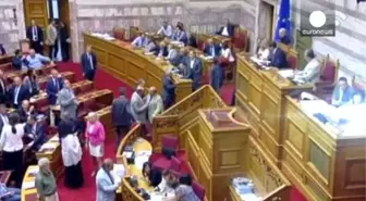 Çipras'ın İstifası Sonrası Syriza Bölünüyor