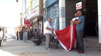 Siirt'te Şehit Düşen Erüstün'ün Cenazesinde Vekillere Tepki