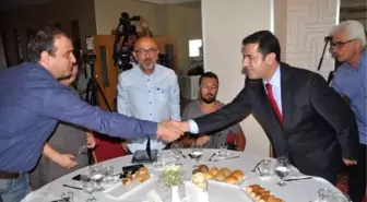 Demirtaş: 'Pkk'nın Silahlı, Bombalı Şiddet Eylemlerini Durdurması Lazım'