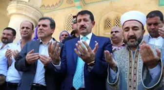 AK Partililer, Huzur İçin Dua Etti