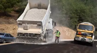 Kırsal Mahallelerde Asfaltlama Çalışması Devam Ediyor