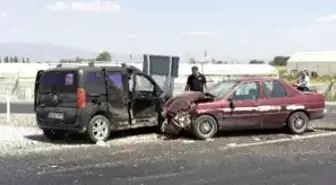 Salihli'de Kaza: 6 Yaralı