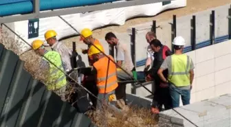 Metro Şantiyesinde Çalışan İşçi, Yüzlerce Kilo Demirin Altında Kaldı