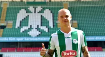 Samuel Holmen Trafik Kazası Geçirdi