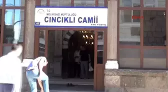 Kayseri Bu Camiye Gelenlere Çorap Ücretsiz