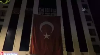 Balıklıovalılar Geceyi Parti Binasında Geçirdi