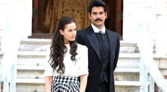 Burak Özçivit ve Fahriye Evcen Fenerbahçe Kombinesini İade Edecek