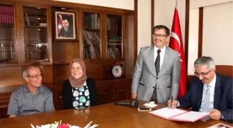 Emekli Şoför ve Tuhafiyeci Çift Okul Yaptırıyor