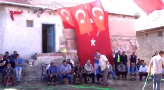 Vali Ceylan, Şehit Polis Güneş'in Ailesine Taziye Ziyaretinde Bulundu