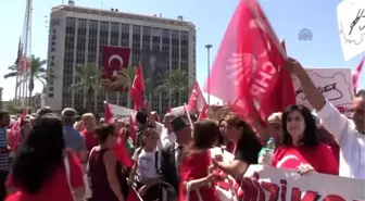 CHP İzmir İl Başkanlığı, Cumhuriyet Meydanı'nda Tören Düzenledi