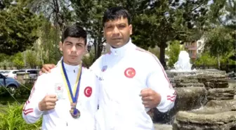 Palandöken Belediyesi Sporcusu Boksör Ahmet Otçu'ya Milli Davet