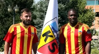 Yakubu ve Berkan Emir Kayserispor ile Sözleşme İmzaladı