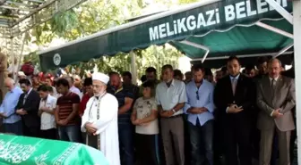 Öldürülen Diyarbakır Eski Gençlik Kolları Başkanı İçin Gıyabi Cenaze Namazı Kılındı