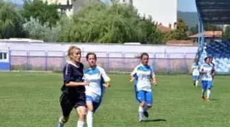 Bayanların Hazırlık Maçında Dostluk Kazandı
