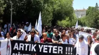 Diyarbakır'da Sağlıkçılar: Beyaz Önlüklerimizi Kana Bulamayın