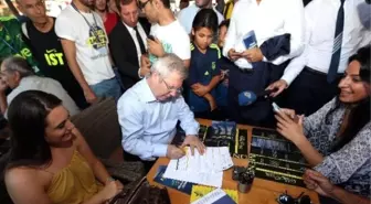 Fenerbahçe'de Başkan ve Futbolcular Taraftarlarla Buluştu