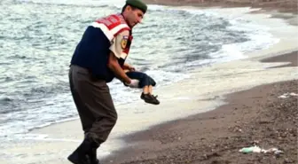 Aylan, İsveçli Bakanı Ağlattı: Açın Şu Kapıları