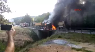 Çarpışan Harfiyat Kamyonları Alev Alev Yandı