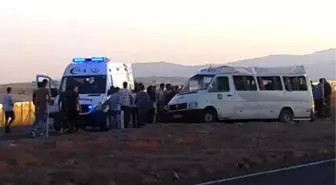 Tomarza'da Trafik Kazası: 13 Yaralı